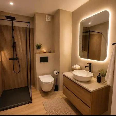 Апартаменти Dnd - The Quiet Nest Near Unirii&alba Iulia Square Бухарест
